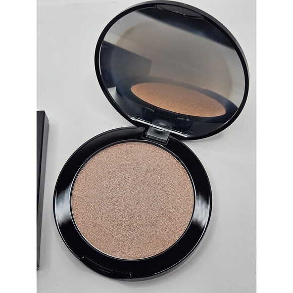 Younique Touch Fusion Highlighter in Golden New in Box - Picture 2 of 4